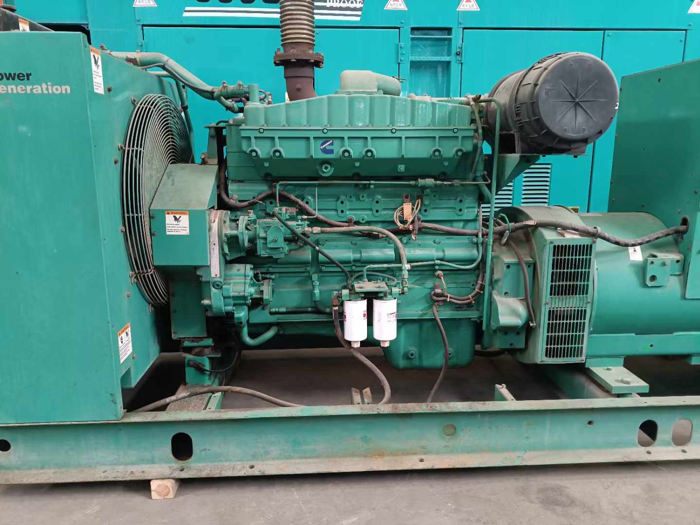 南岸过载会对 600kW 柴油发电机组造成哪些损害？