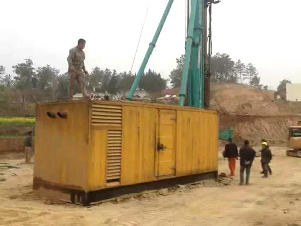 南岸如何判断水冷式机油散热器密封件是否需要更换？